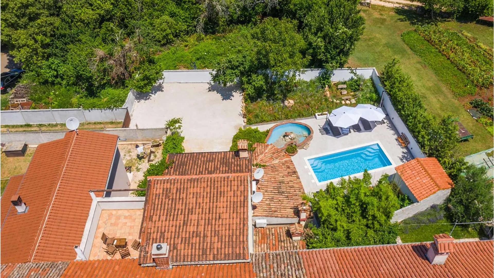 Lovely Home In Veliki Vareski With Kitchen Сasa de vacaciones