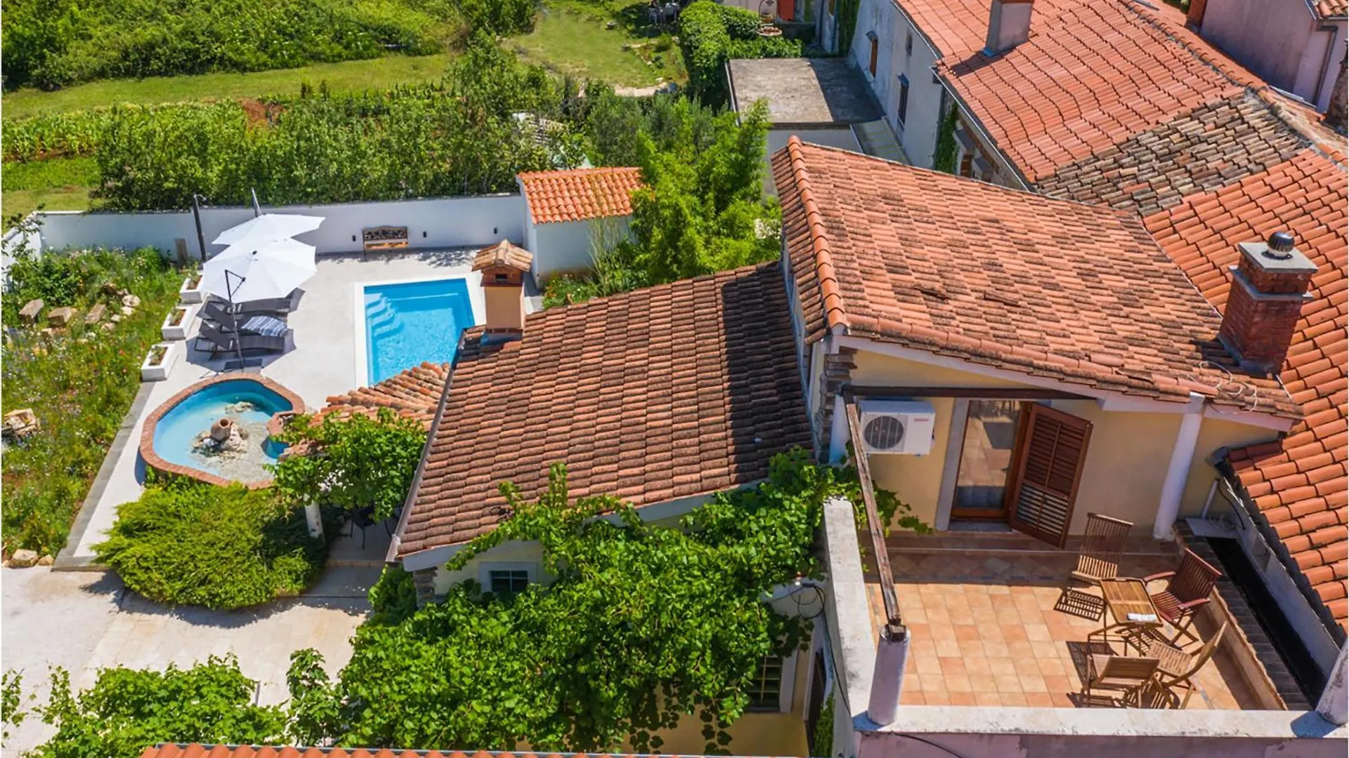 Lovely Home In Veliki Vareski With Kitchen