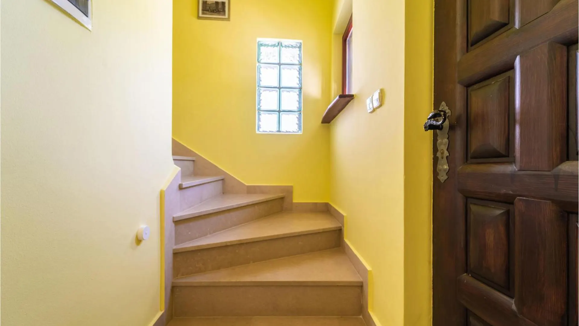 Lovely Home In Veliki Vareski With Kitchen Casa vacanze