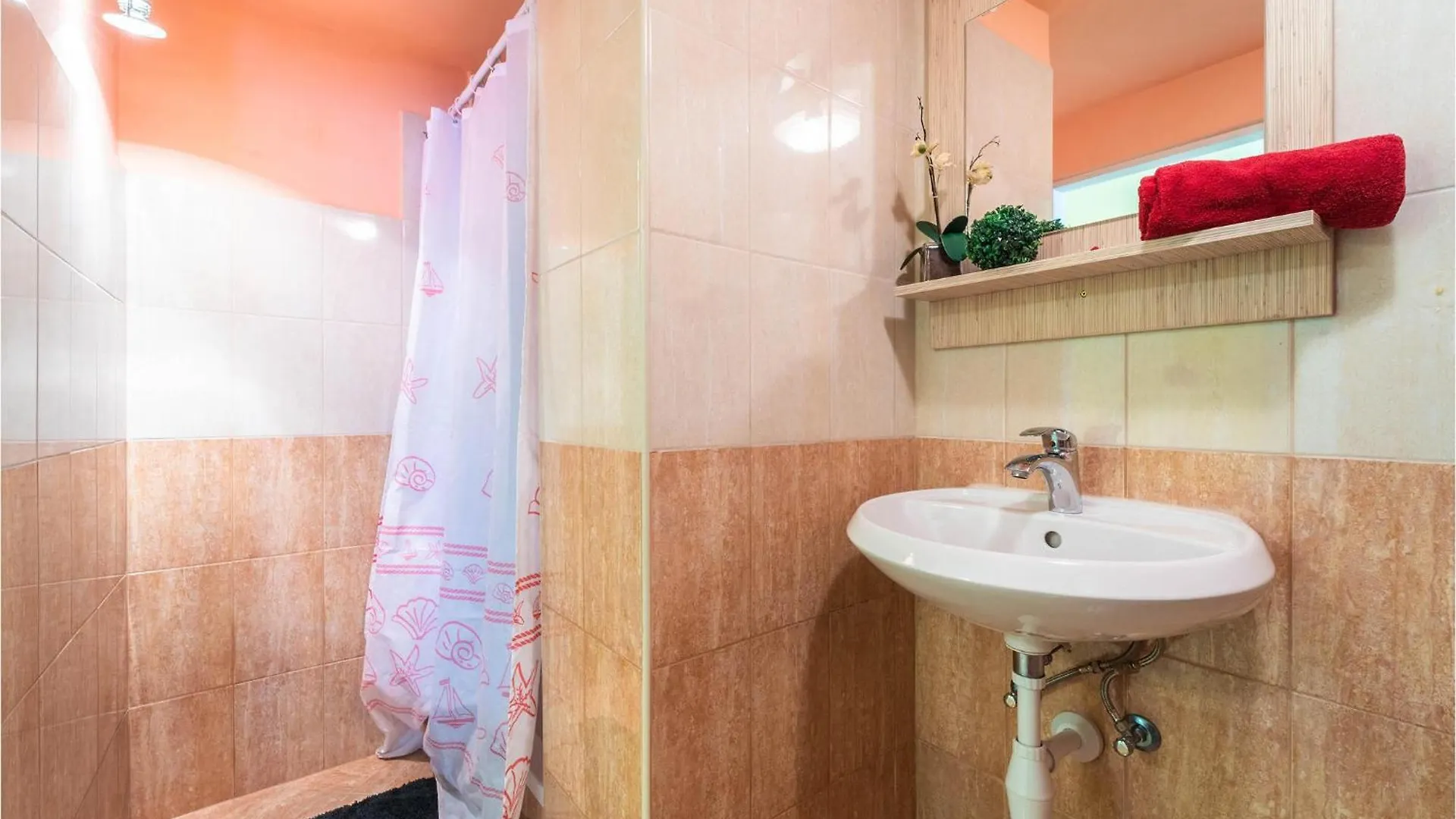 Сasa de vacaciones Lovely Home In Veliki Vareski With Kitchen Croacia